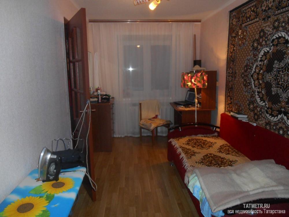 Отличная двухкомнатная квартира в самом центре г. Зеленодольск. Комнаты просторные, уютные, в отличном состоянии.... - 2