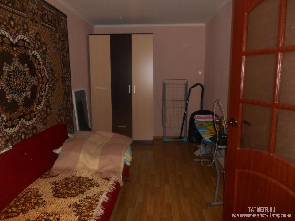 Отличная двухкомнатная квартира в самом центре г. Зеленодольск. Комнаты просторные, уютные, в отличном состоянии.... - 3