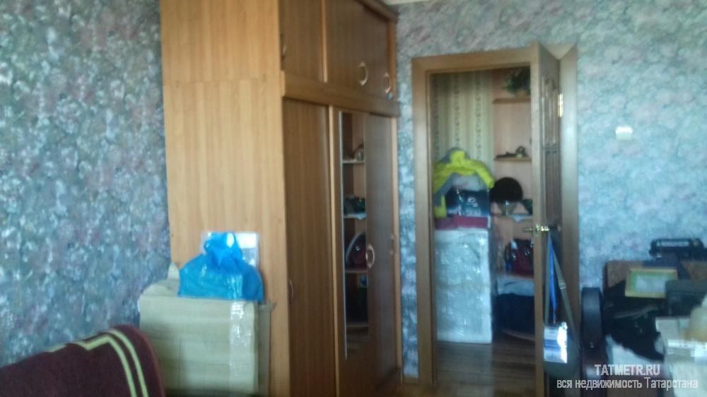 Шикарная квартира в самом центре г. Зеленодольск. Квартира очень теплая, светлая, просторная. Все окна и две лоджии... - 2