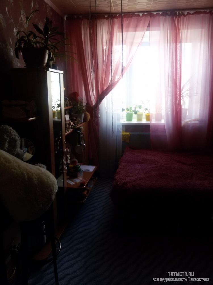 Хорошая квартира в г. Зеленодольске, в центре мкр. Мирный. Квартира теплая, светлая. Все комнаты большие, раздельные.... - 1