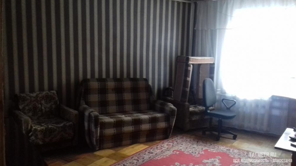 Отличная, просторная квартира в г. Зеленодольск. Дом кирпичный, теплый. Квартира светлая, не угловая, окна выходят на...