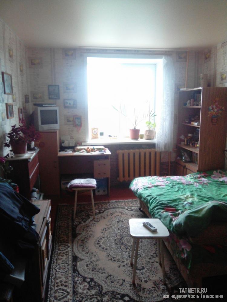 Отличная трехкомнатная квартира ленинградского проекта в г. Зеленодольск. Комнаты просторные, уютные, в хорошем... - 4