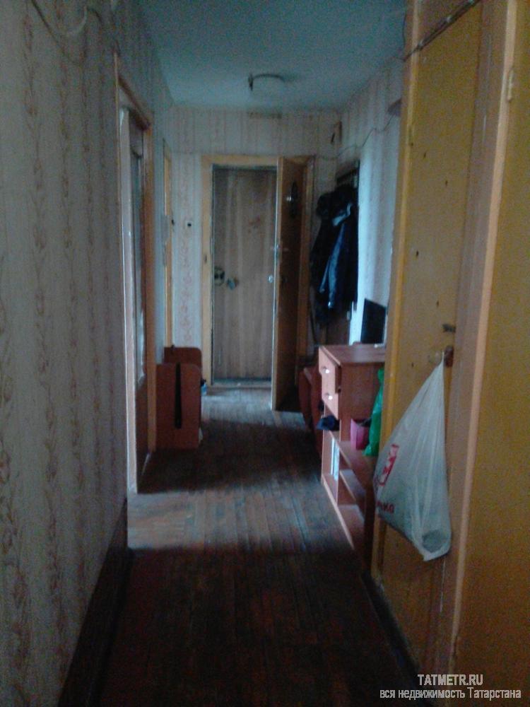 Отличная трехкомнатная квартира ленинградского проекта в г. Зеленодольск. Комнаты просторные, уютные, в хорошем... - 7