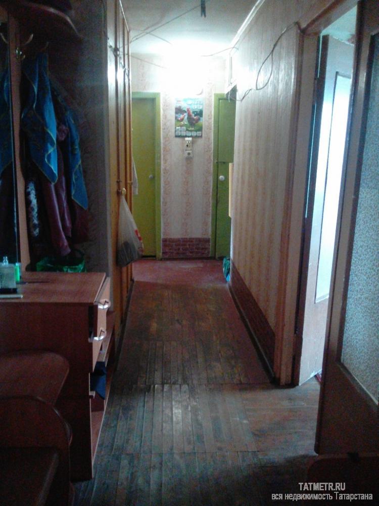 Отличная трехкомнатная квартира ленинградского проекта в г. Зеленодольск. Комнаты просторные, уютные, в хорошем... - 8