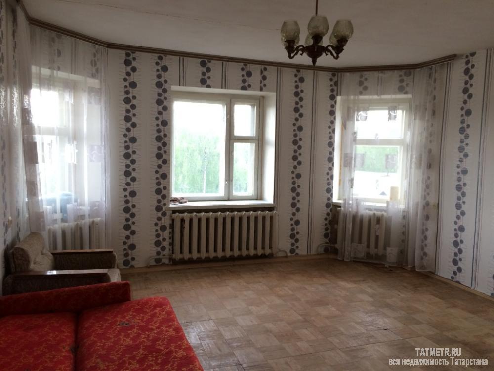 Сдаётся квартира в г. Зеленодольск. В квартире есть: диван, кресло, шкафы на кухне. Рядом школы, детские сады,...