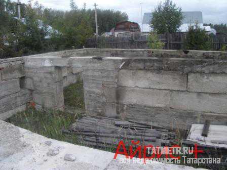 Ровный участок в пгт. Васильево, прямоугольной формы с незавершенным строительством - фундамент S=184,8 кв. м....