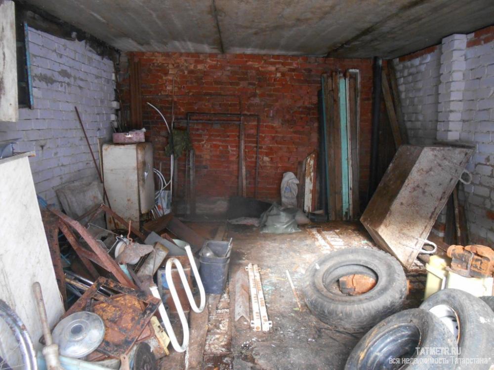 Отличный кирпичный гараж в г. Зеленодольск. Гараж сухой. Ж/б перекрытия. Полы деревянные. В гараже имеется сухой...