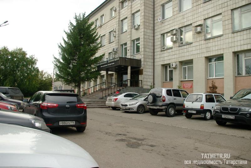 Сдается в аренду офисное помещение  площадью 69,8 кв.м по 400 руб./м.кв, (плюс электроэнергия по счетчику), в здании,...