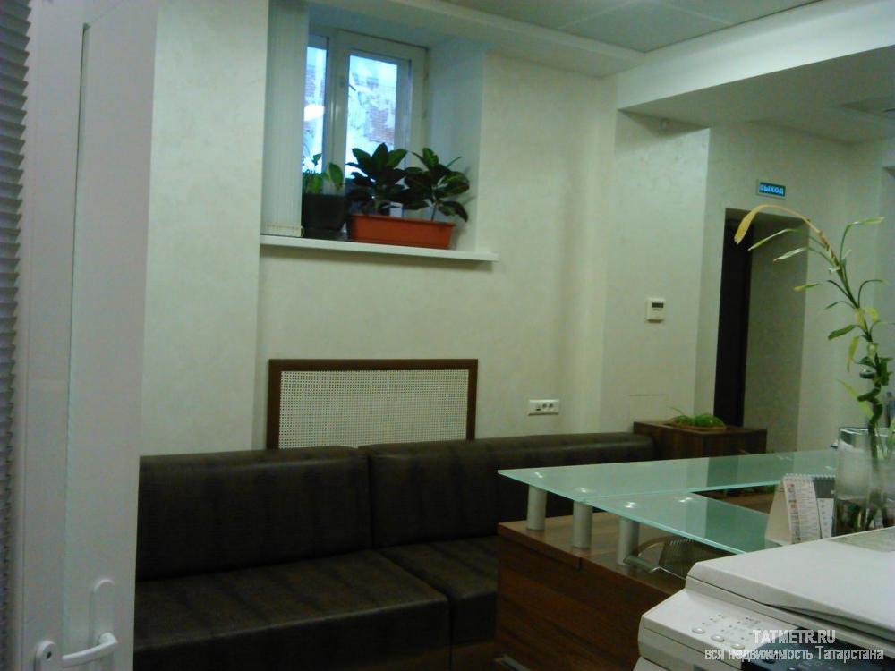 Сдается блок-офис в Вахитовском районе города Казани. Офис находится на цокольном этаже.   В Помещении сделан... - 1