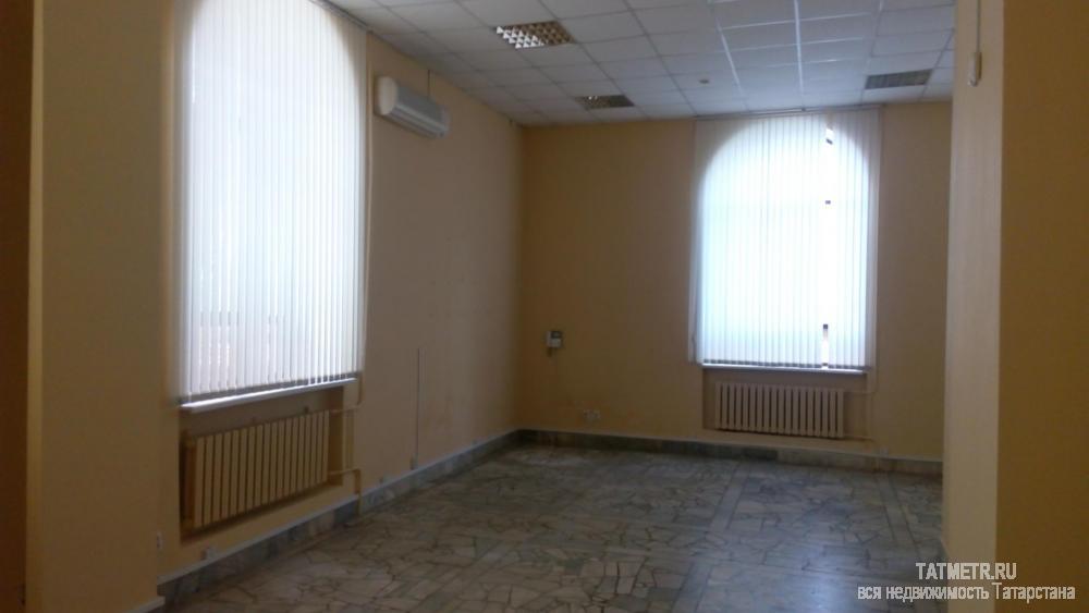 Сдается в аренду офисное помещение 102,2 кв.м. по 700 руб/м.кв. в самом центре г.Казани, на ул. Павлюхина, 104....