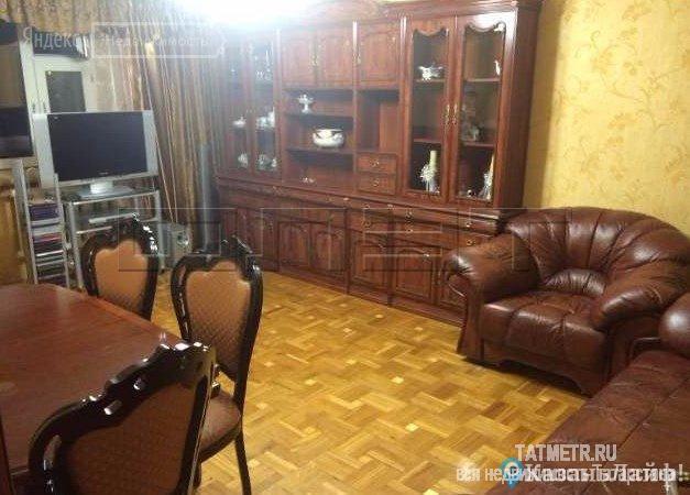 Сдается уютная 3-комнатная квартира в кирпичном доме, расположенном в оживленном и красивом районе города Казани.... - 2