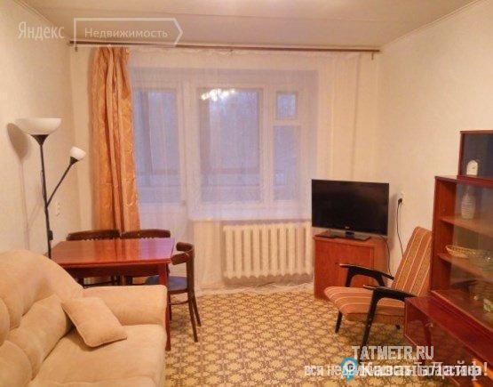 Чистая, уютная 2-комнатная квартира в кирпичном доме, расположенном в спальном районе города Казани. Рядом с домом...