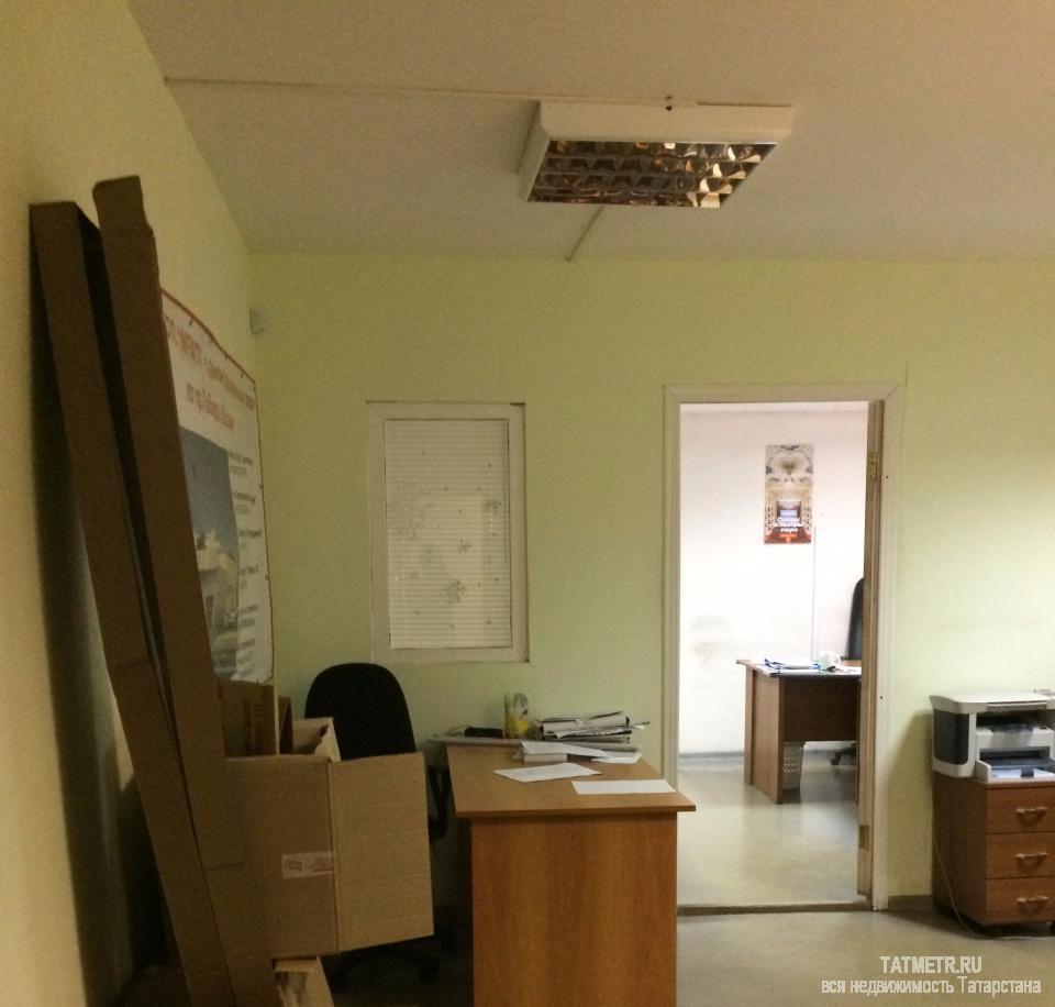 Сдается офис 23,1кв.м в цоколе в Ново-Савиновском районе. Удобная конфигурация кабинета, есть небольшое окошко.... - 1