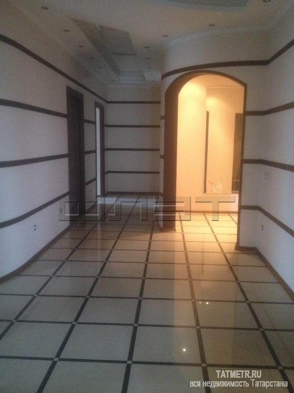 Вахитовском район,ул.Салимжанова,  д19.  Продается трехкомнатная квартира  улучшенной планировки   с качественным... - 2