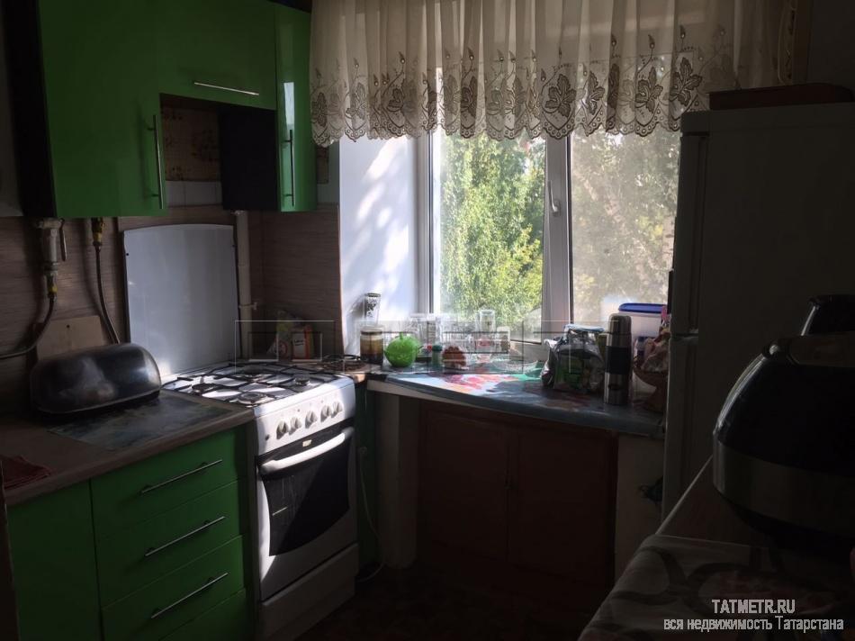 Продается светлая, солнечная однокомнатная квартира в очень тихом, зеленом микрорайоне Кировского района города... - 2