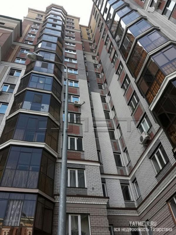 В Приволжском районе, в самом развивающемся микрорайоне Солнечный город продается большая светлая  1 к квартира с...