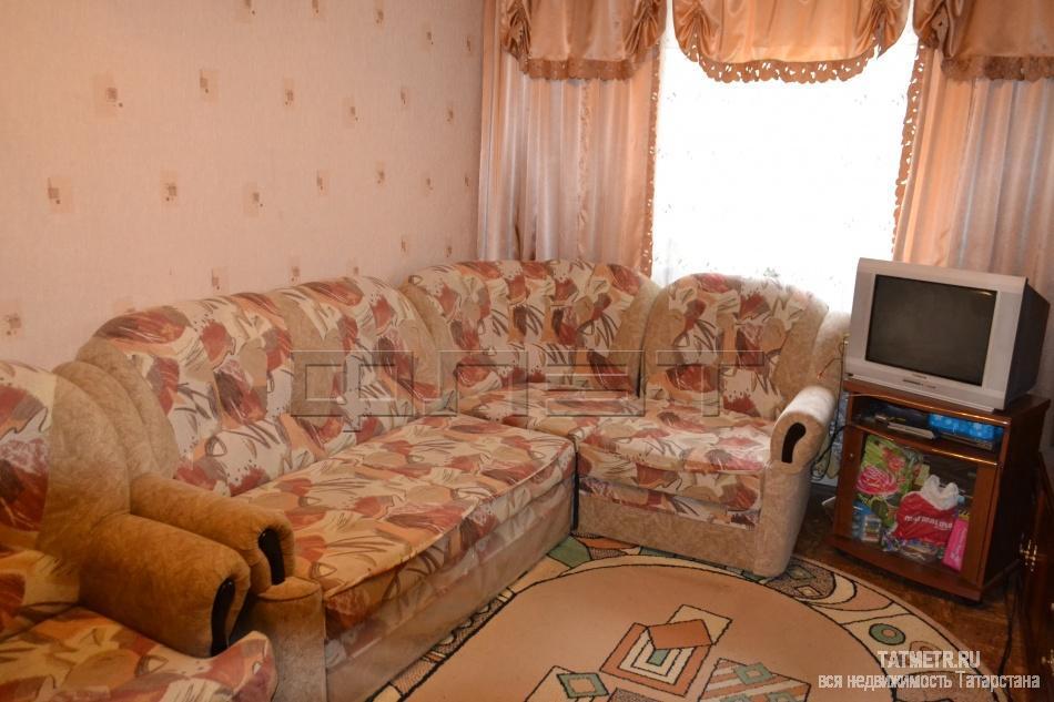 В Советском районе города Казани продается уютная, светлая, просторная двухкомнатная гостинка в кирпичном доме по...