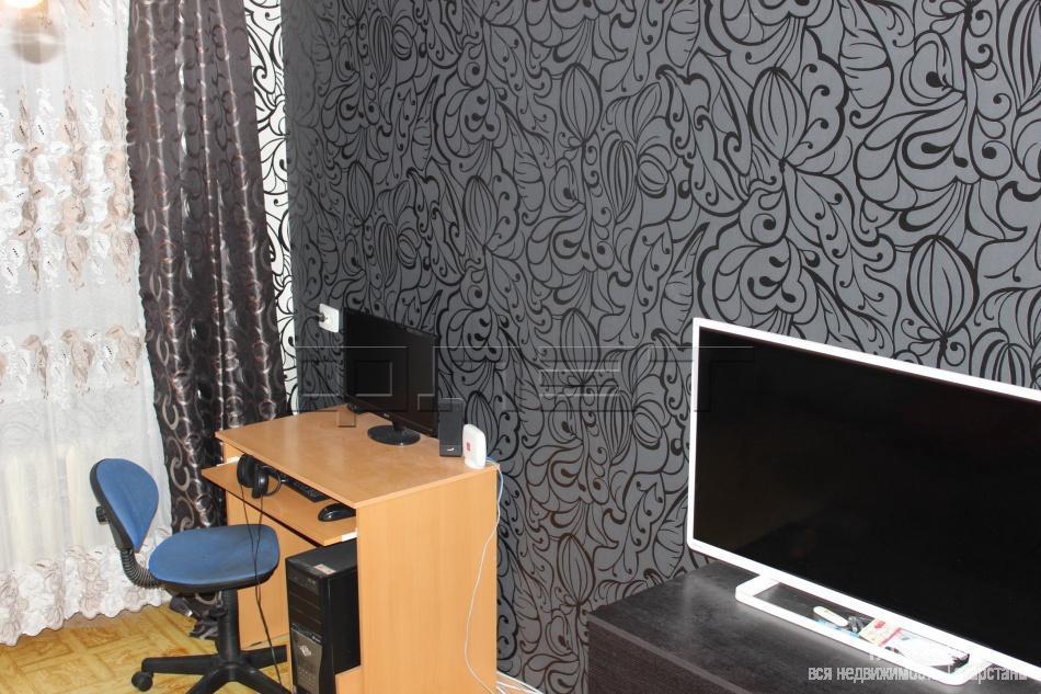 Продается  просторная  1-комнатная квартира в Вахитовском районе в кирпичном доме по улице Назарбаева, д. 60. В... - 2