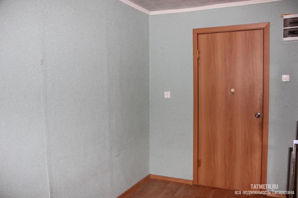 Продается уютная комната в хорошо развитом месте Советского района. Общая площадь комнаты 9,8 кв.м. Комната... - 2