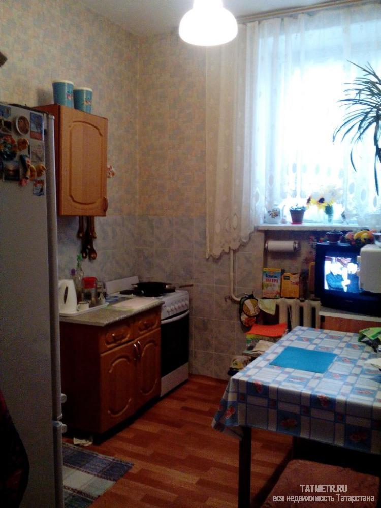 Продается просторная трехкомнатная квартира в г. Зеленодольске. Квартира в хорошем состоянии, этаж высокий.  Санузел... - 5