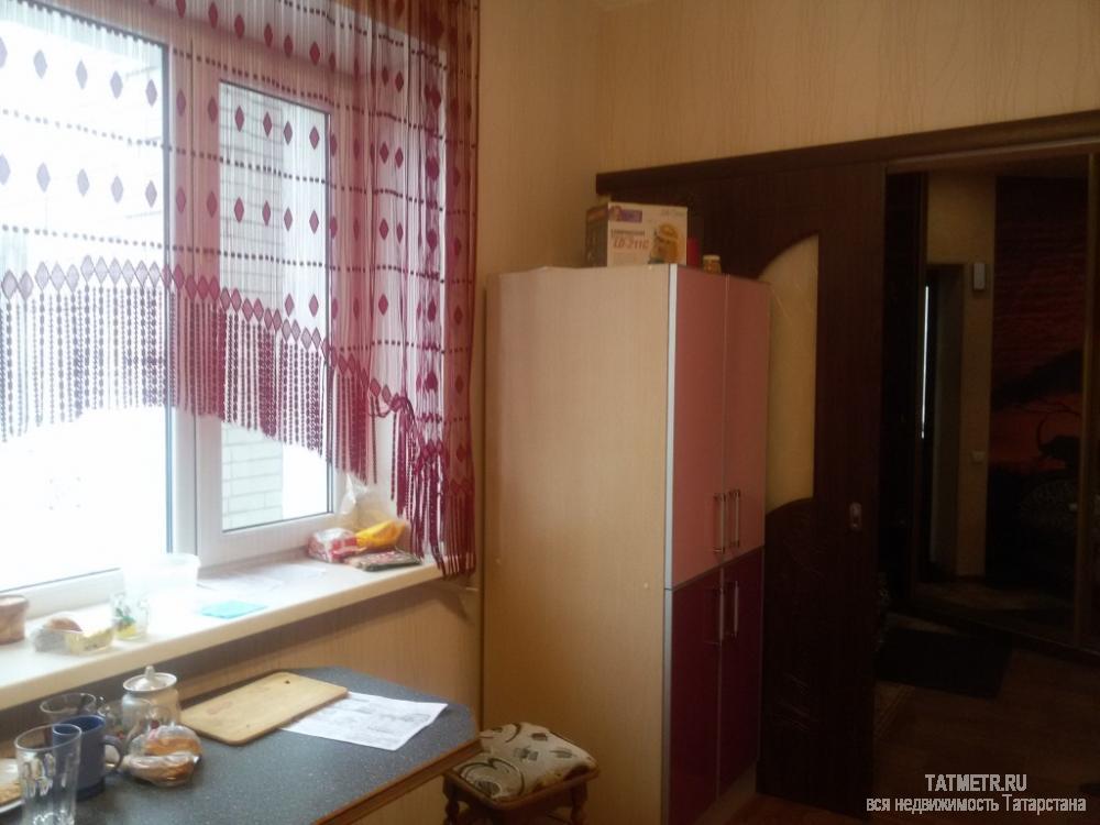 Отличная двух комнатная квартира в самом центре г. Зеленодольск. Светлая, теплая, уютная квартира, окна в пластиковом... - 1