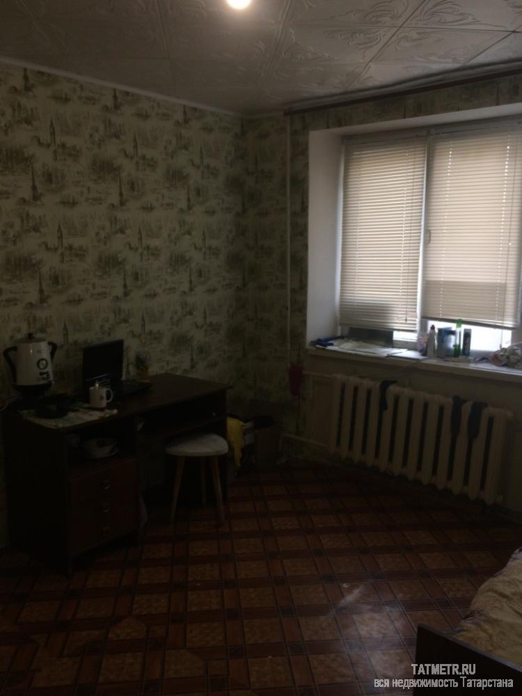 Хорошая комната в спокойном районе г. Зеленодольск. Комната просторная, в хорошем состоянии. Магазины, школа, детский... - 2