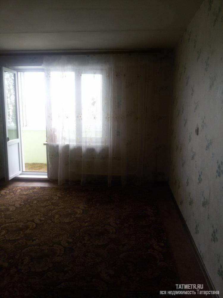 Сдается отличная, чистая квартира в г. Зеленодольск. С хорошим ремонтом. Комната просторная, светлая, на окнах... - 3