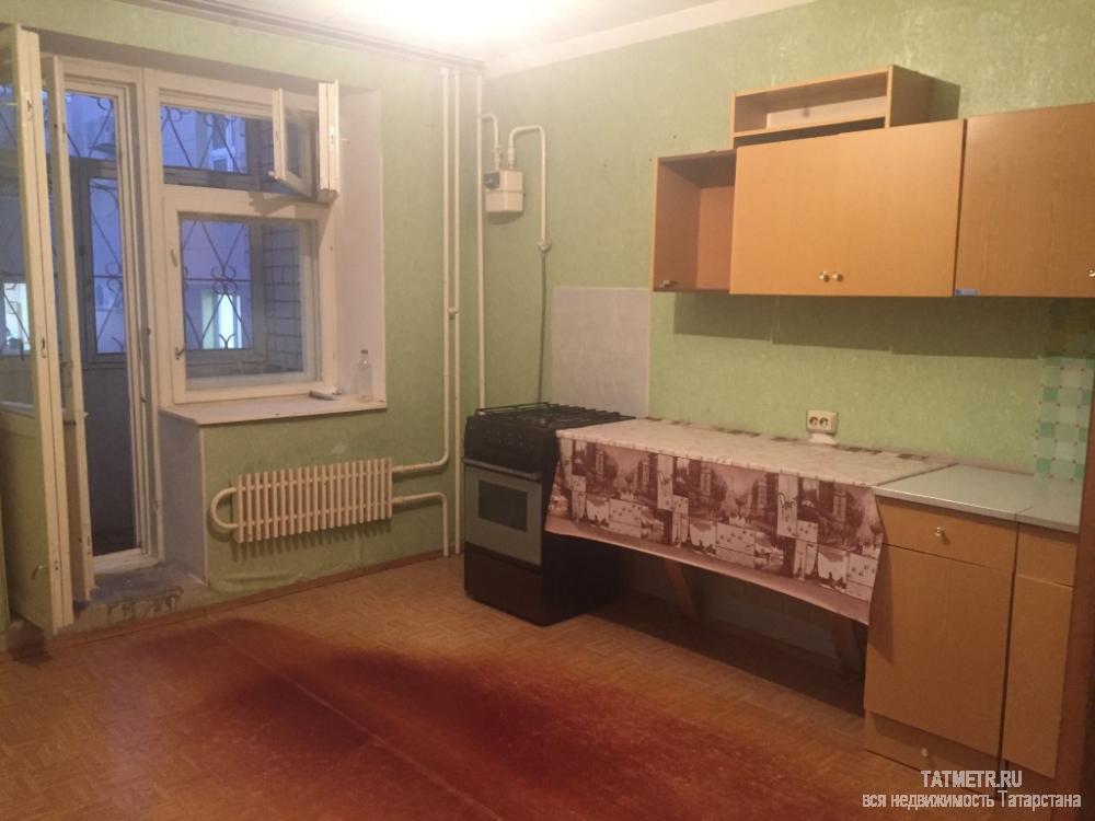 Сдается отличная квартира в центре г. Зеленодольск. Квартира светлая, чистая, уютная. В квартире имеется шкаф, стол,... - 2