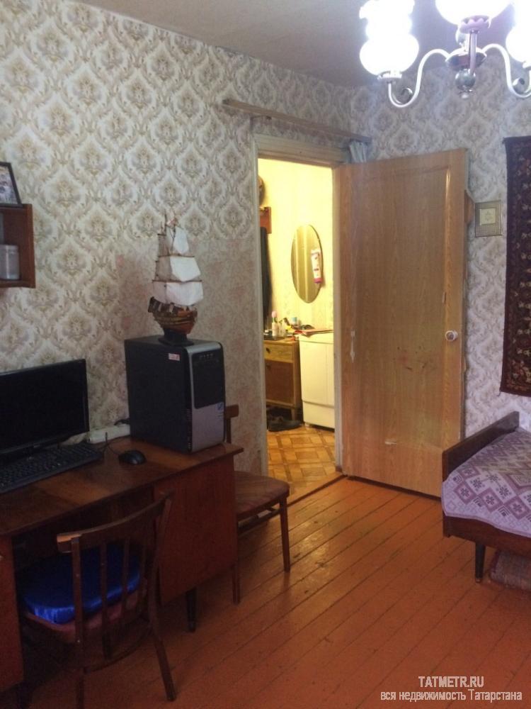 Сдается хорошая квартира в г. Зеленодольск. Квартира с хорошим ремонтом, имеется диван, стенка, телевизор,... - 2