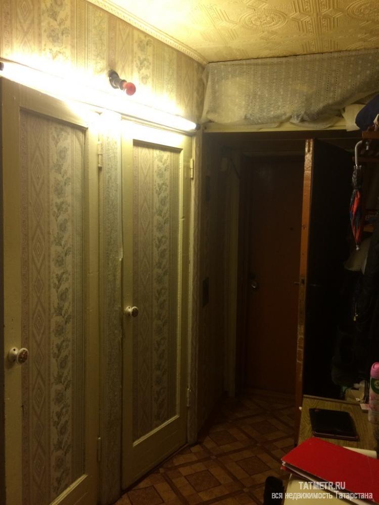 Сдается хорошая квартира в г. Зеленодольск. Квартира с хорошим ремонтом, имеется диван, стенка, телевизор,... - 9