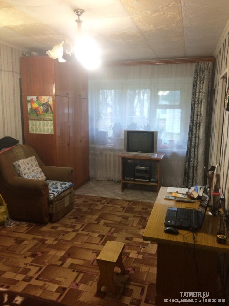 Хорошая двухкомнатная квартира в г. Зеленодольск. Комнаты проходные, просторные, уютные. В квартире имеется большая... - 2