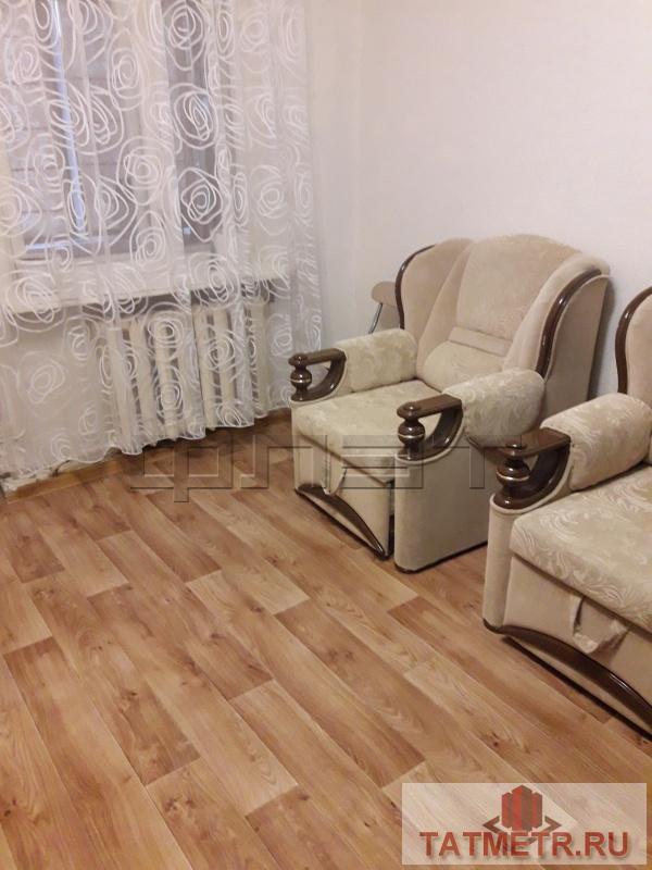 В Приволжском районе, по ул. Пр. Победы продается светлая, комфортная комната в 3 комнатной квартире, в доме... - 2