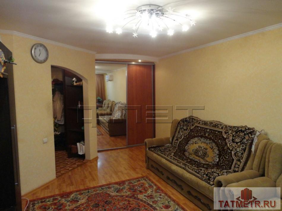 На границе Кировского и Московского районов на улице Фрунзе д.1 б, продается просторная однокомнатная квартира с...