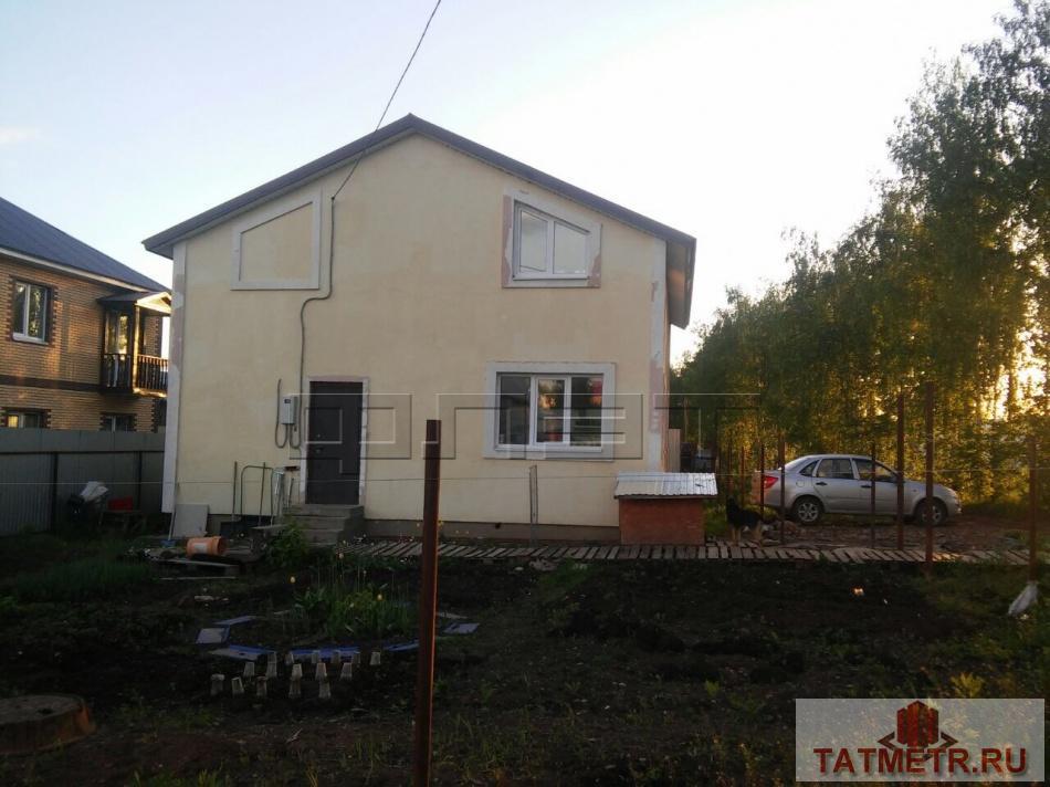 В черте города Казани, в жилом массиве  Самосырово, продается 2-х этажный жилой дом с земельным участком. Год...