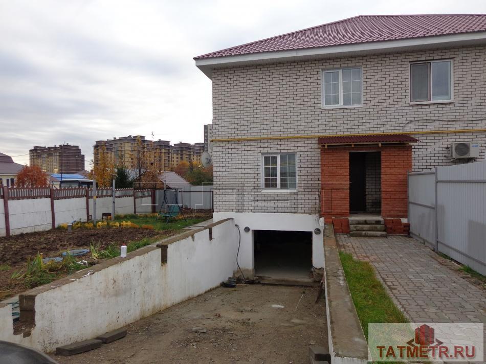 Продается дом 170кв.м на 4 сотках земли в поселке Константиновка. В доме хороший ремонт, остается кухонный гарнитур,...