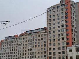 Вахитовский район,  улица  Калинина 60,   новый  кирпичный дом....