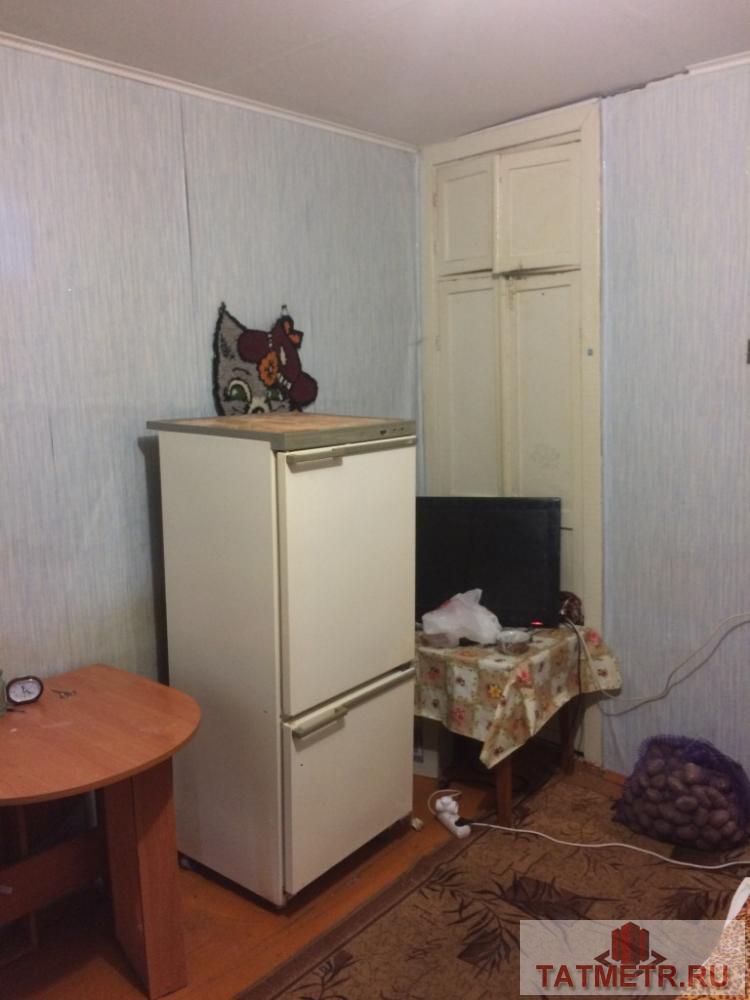 Хорошая гостинка в г. Зеленодольск. Большая, светлая комната. Кухонная зона отдельно. Имеется место для установки... - 2