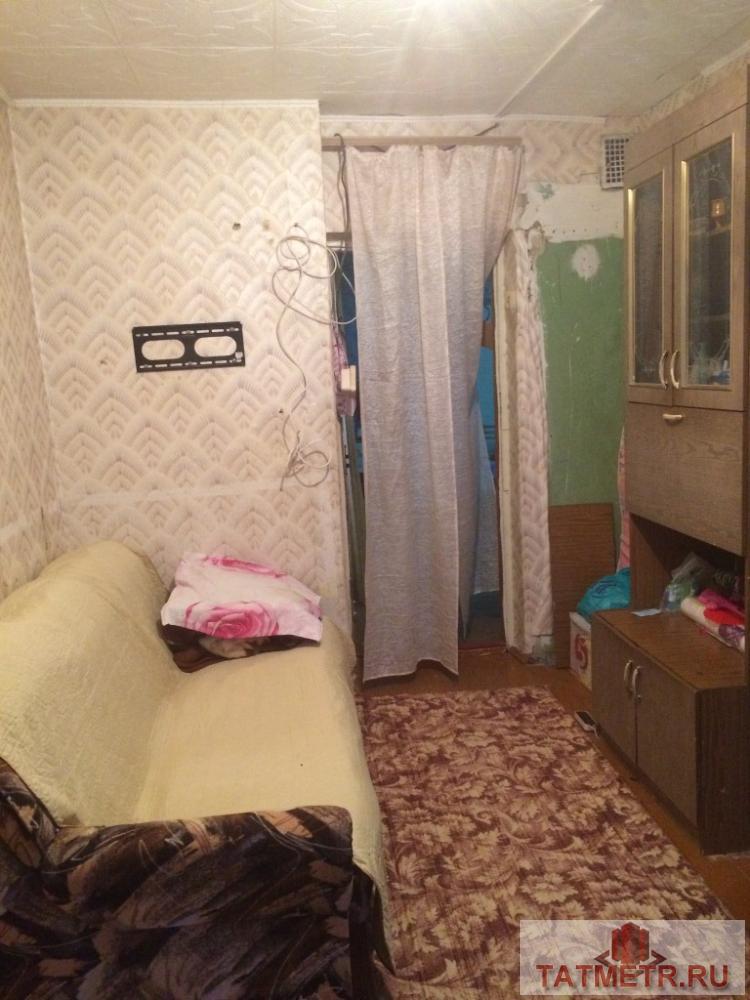 Отличная комната в центре г. Зеленодольск. Просторная и светлая. Санузел на 4 семьи. Места общего пользования чистые,... - 1