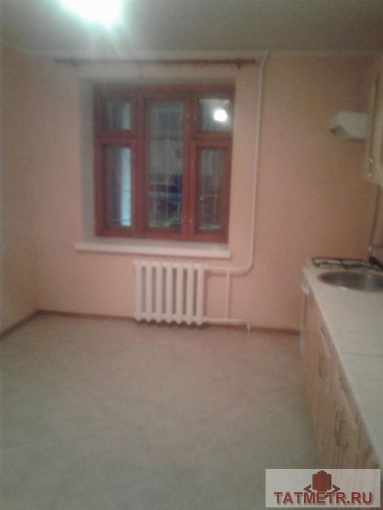 Сдается отличная двухкомнатная квартира в г. Зеленодольск. В квартире имеется: кухонный гарнитур, два кресла. Санузел...