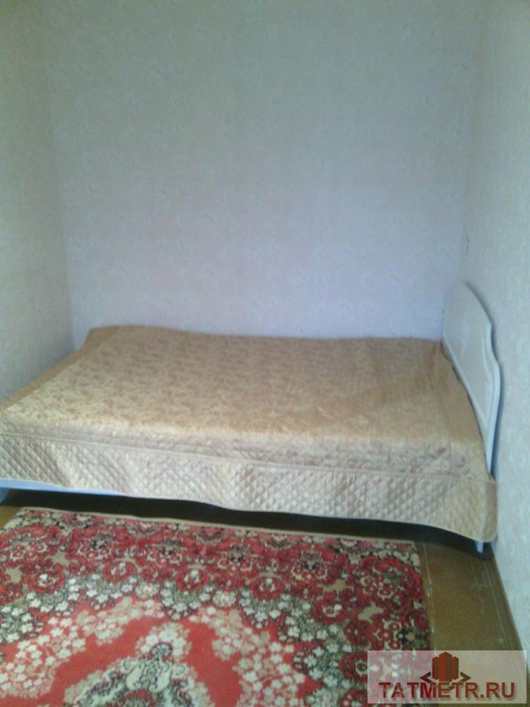 Сдается отличная двухкомнатная квартира в г. Зеленодольск. В квартире имеется: кухонный гарнитур, диван, большая... - 1