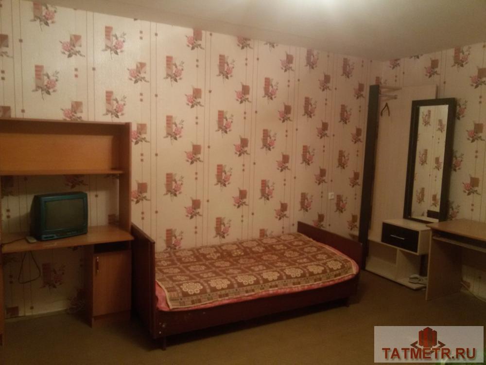 Сдаётся хорошая комната в квартире в г. Зеленодольске. Комната светлая, уютная. В комнате есть: кровать, шкаф,...