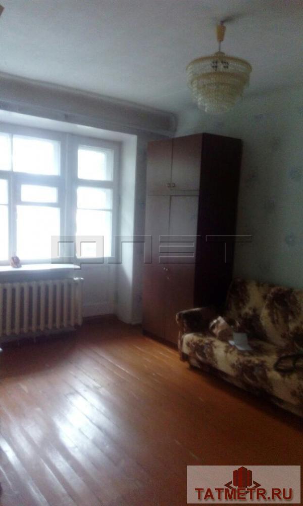 Сдается 1-комнатная квартира в кирпичном доме, расположенном в спальном районе города Казани. Рядом с домом...