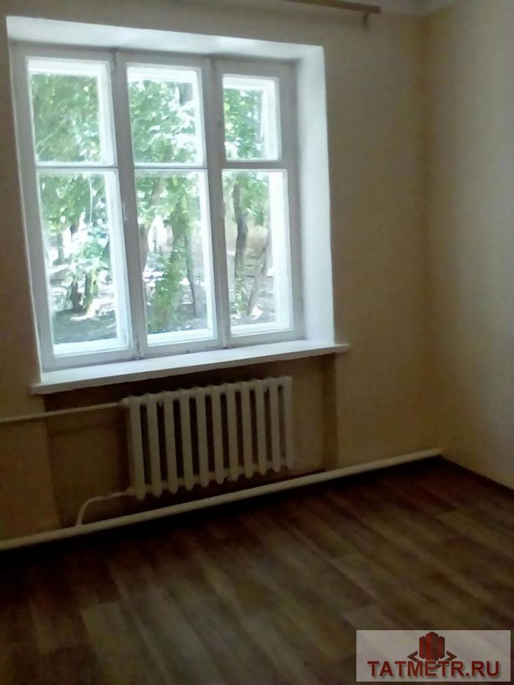 Комната в 3х комнатной квартире на 1 этаже 5 этажного кирпичного дома по ул. Шамиля Усманова дом 7, общей площадью 14...