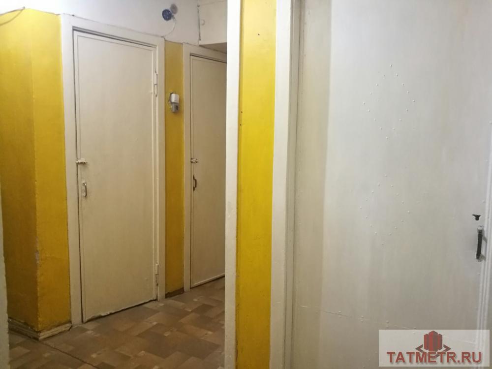 Продается отличная 2-х комнатная квартира  с хорошей планировкой, с раздельными комнатами на Советской площади по ул.... - 1