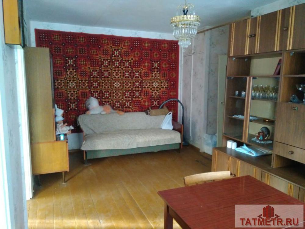 Приволжский район, ул. Павлюхина, 122. Продается 3К квартира в кирпичном доме на высоком первом этаже. Косметический...
