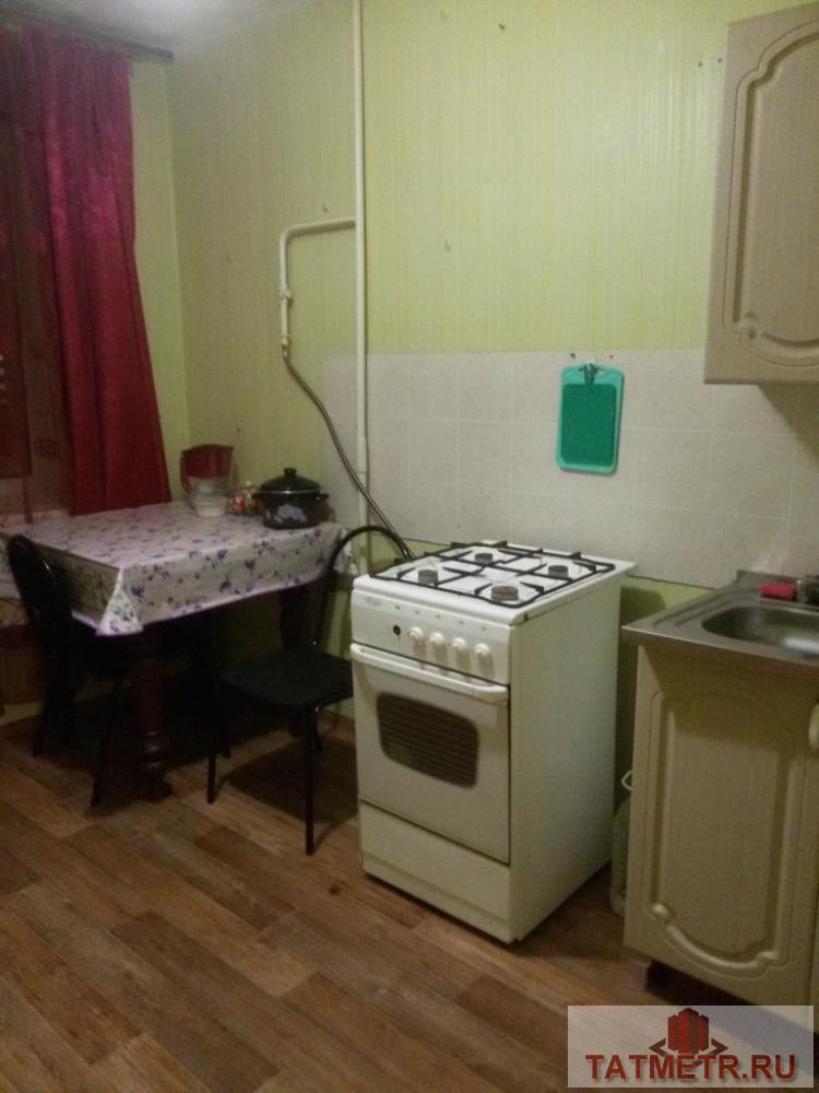 Сдается отличная квартира в г. Зеленодольск. Квартира со всей необходимой для проживания мебелью и техникой: диван,... - 2