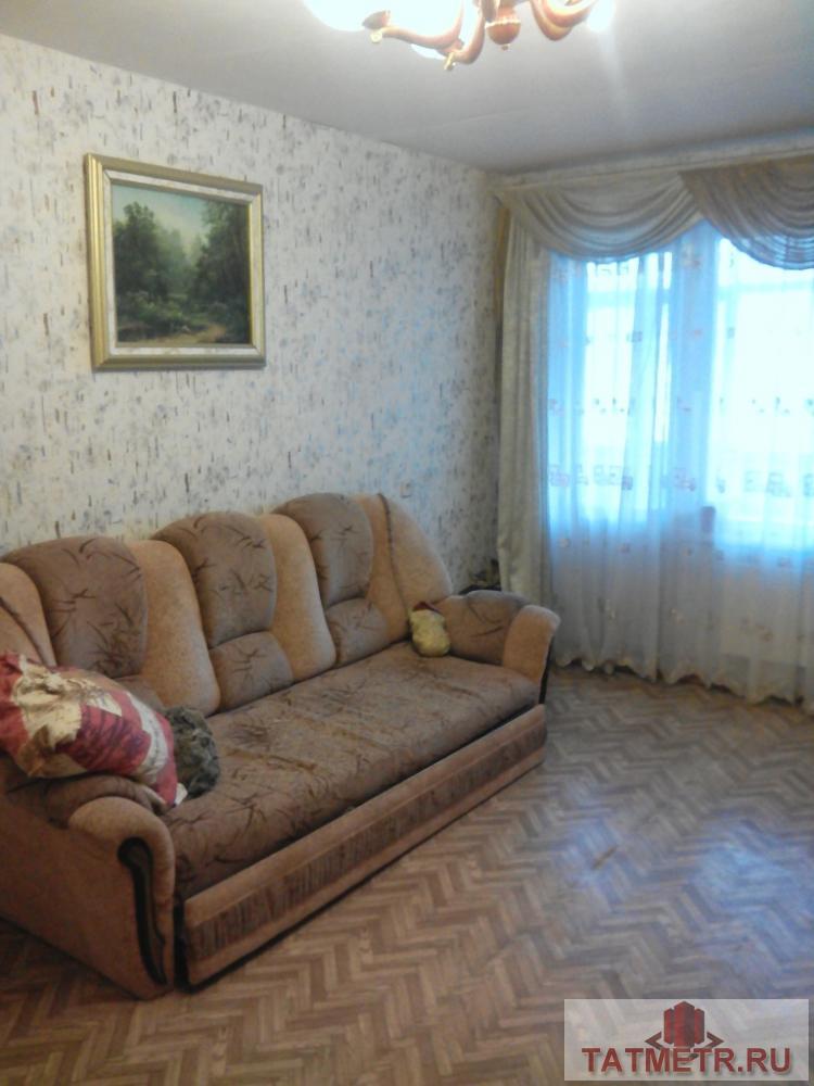 Сдаётся отличная двухкомнатная квартира в г. Зеленодольск. В квартире есть: диван, стенка, компьютерный стол, стол,...