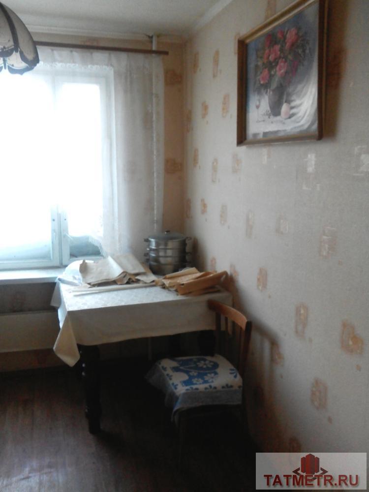 Сдаётся отличная двухкомнатная квартира в г. Зеленодольск. В квартире есть: диван, стенка, компьютерный стол, стол,... - 5