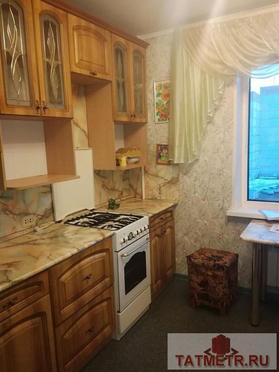 Сдается чистая 2-комнатная квартира в панельном доме, расположенном в спальном районе города Казани. Рядом с домом... - 5