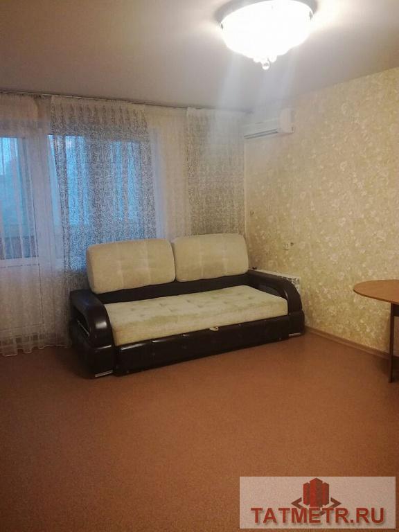 Сдается чистая 2-комнатная квартира в панельном доме, расположенном в спальном районе города Казани. Рядом с домом... - 7